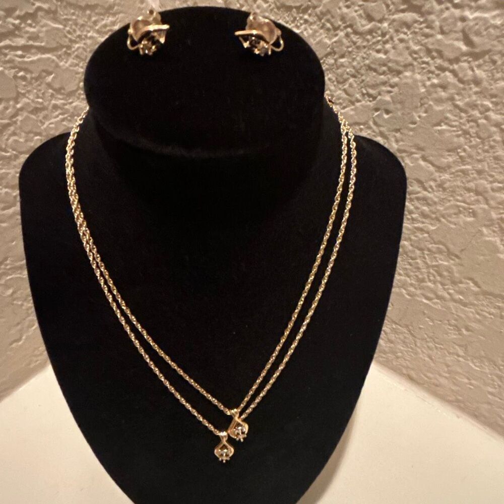Vintage Nina Ricci Gold Plated Chain Necklace NR Logo Crystal Teardrop Pendant - Picture 7 of 8